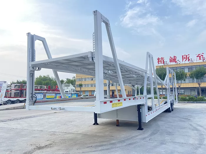 Two-axle car transport semi-trailer suitable for the Middle East