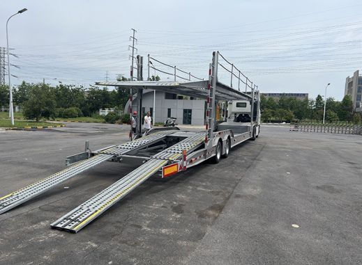 Two-axle 8 car transport semi-trailer